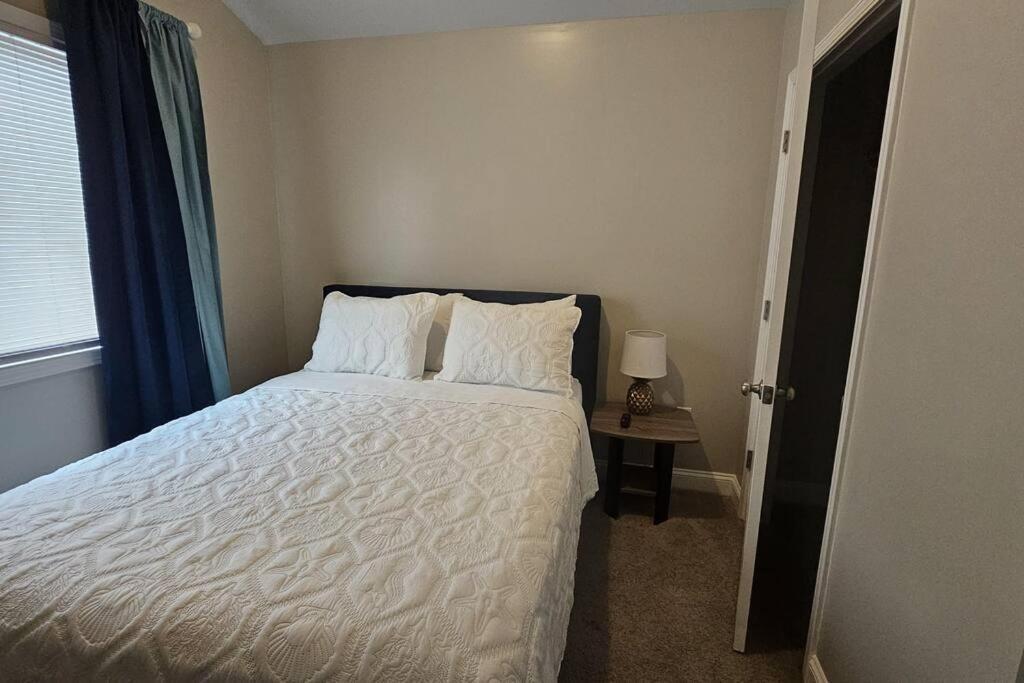 コンコード Charming & Spacious 3Br Houseヴィラ エクステリア 写真