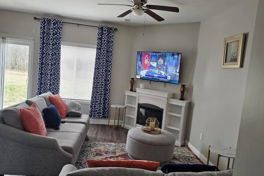 コンコード Charming & Spacious 3Br Houseヴィラ エクステリア 写真
