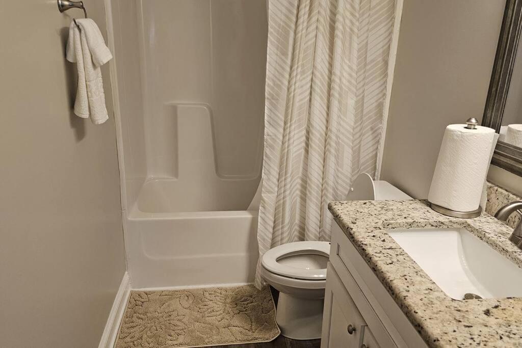 コンコード Charming & Spacious 3Br Houseヴィラ エクステリア 写真